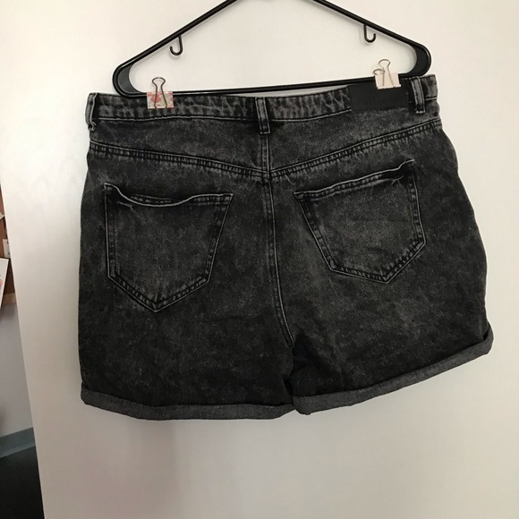 ASOS Noisy May Black Mom Shorts - Picture 5 of 6